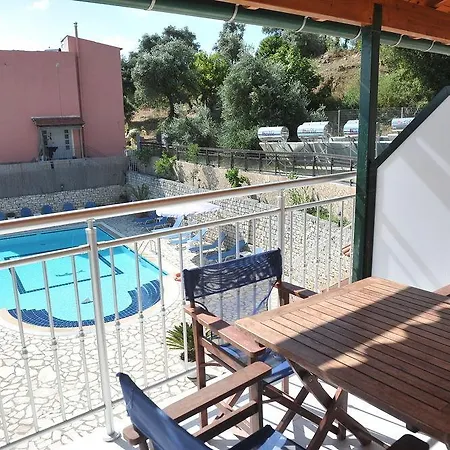 Kerkyra & Lägenhetshotell 3*