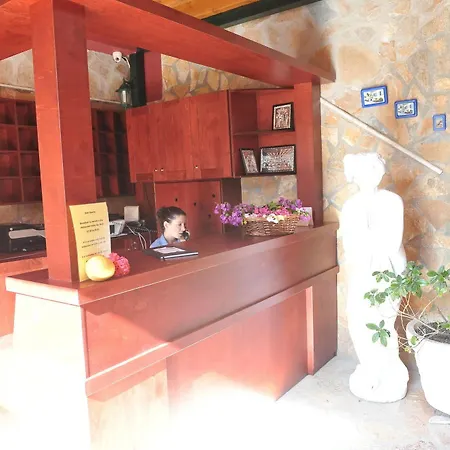 מלון דירות Kerkyra & בניטסס